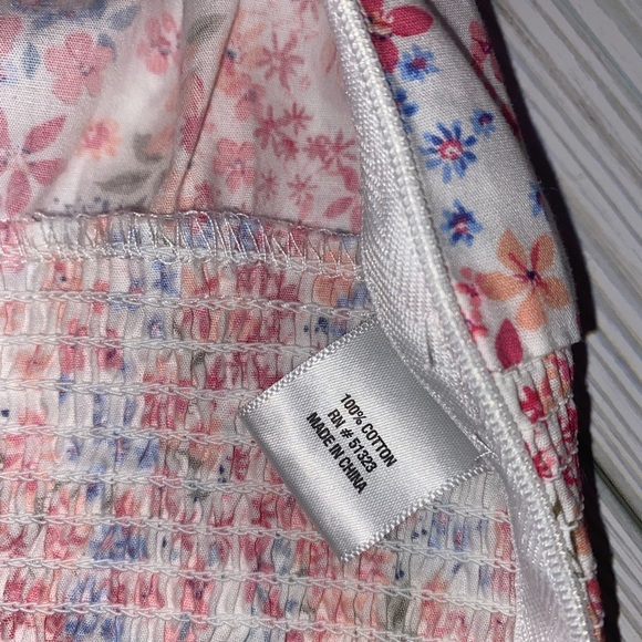 1.STATE Dainty Floral Smocked Blouse - Picture 6 of 8